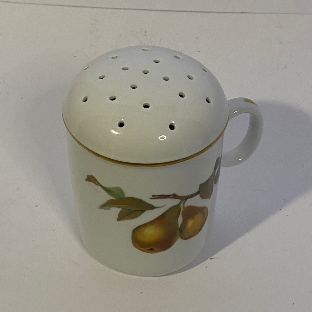 Royal Worcester Evesham Sugar Shaker White Excellent Fruit Botanical Shaker